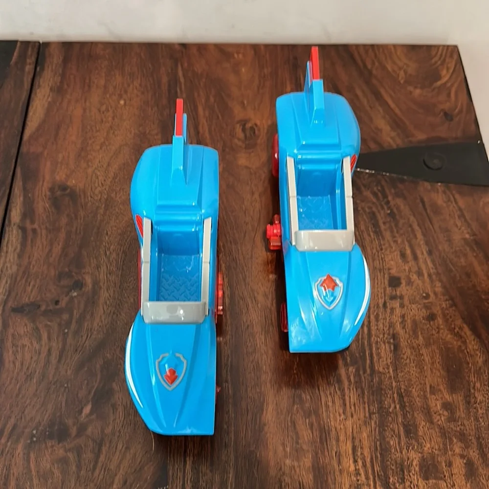 Blue Racing Car Toy with Figures - Picture 3 of 8